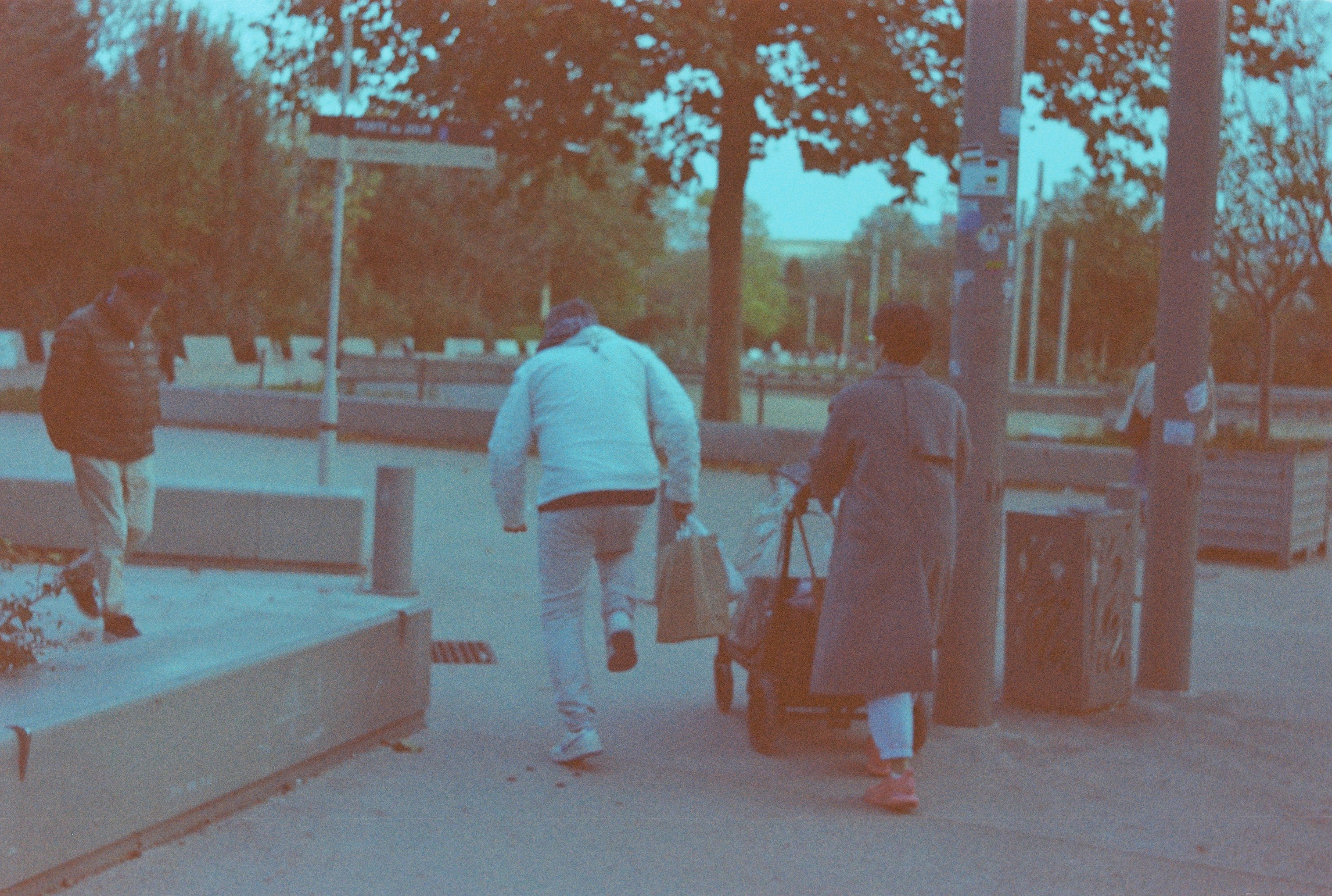 파리 — 4